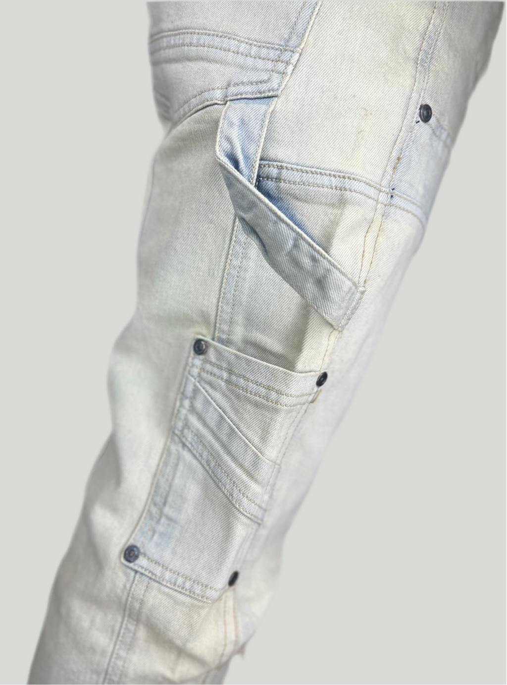 Light distressed Jeans